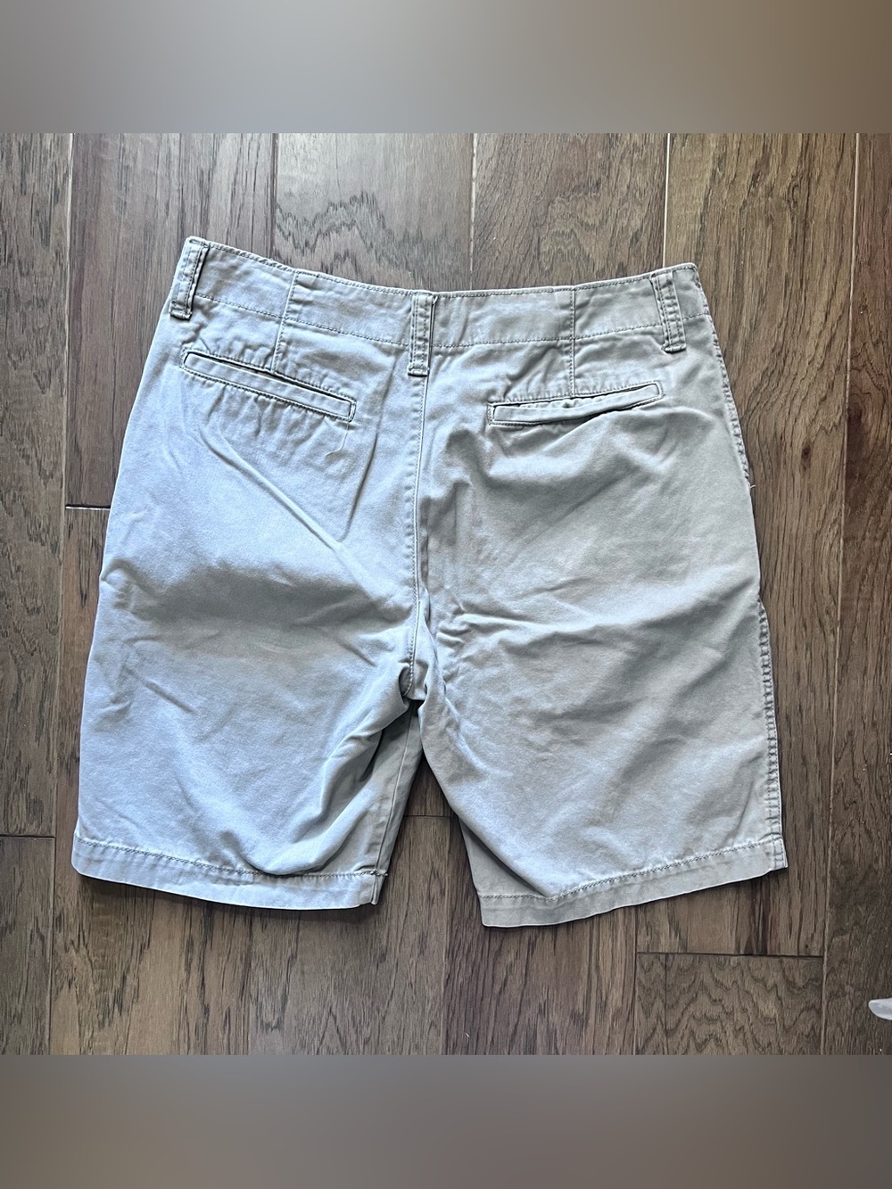 Old Navy Mens 33 Lived-In Straight Chino Shorts Light Gray Cotton Casual Summer - Picture 2 of 6